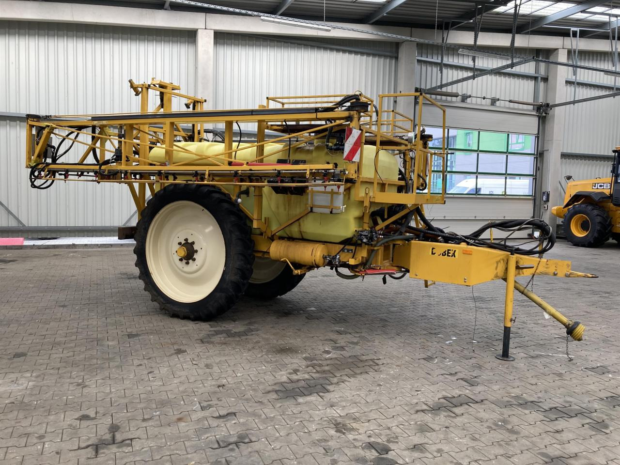 Dubex Vector 3.300 ltr. - Vontatott permetezők: 4 kép. Dubex Vector 3.300 ltr. - Vontatott permetezők: 4 kép.