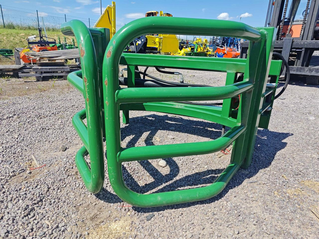 Düvelsdorf DRB Euro - Homlokrakodó traktorhoz: 3 kép. Düvelsdorf DRB Euro - Homlokrakodó traktorhoz: 3 kép.