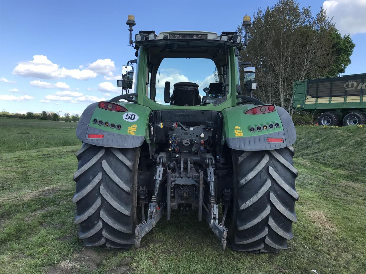 Fendt 724 Vario Profi Plus - Traktor: 3 kép. Fendt 724 Vario Profi Plus - Traktor: 3 kép.