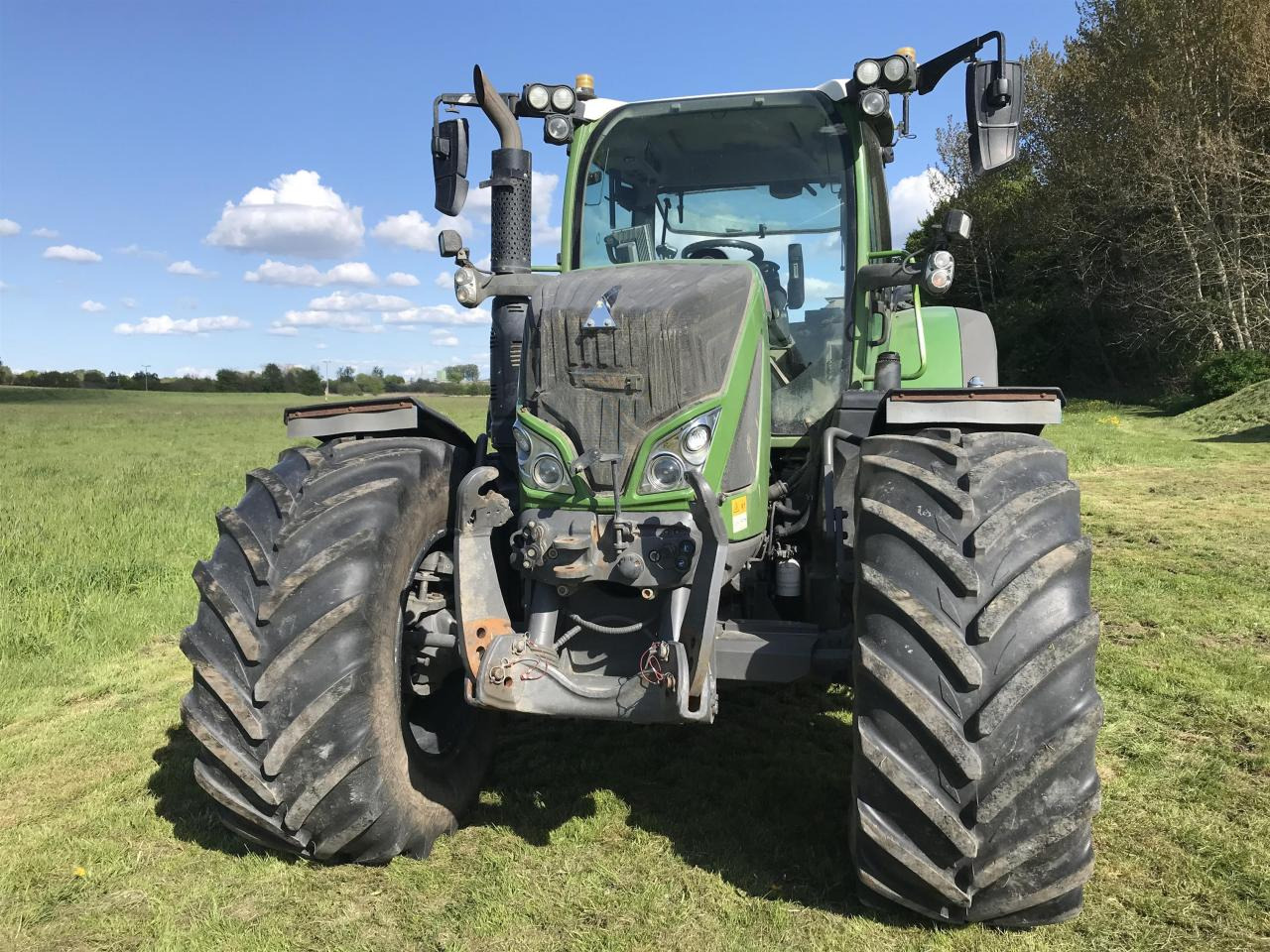 Fendt 724 Vario Profi Plus - Traktor: 5 kép. Fendt 724 Vario Profi Plus - Traktor: 5 kép.