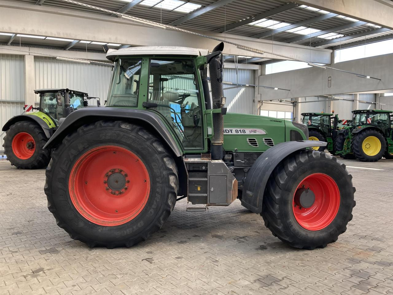 Fendt 818 Vario TMS - Traktor: 5 kép. Fendt 818 Vario TMS - Traktor: 5 kép.