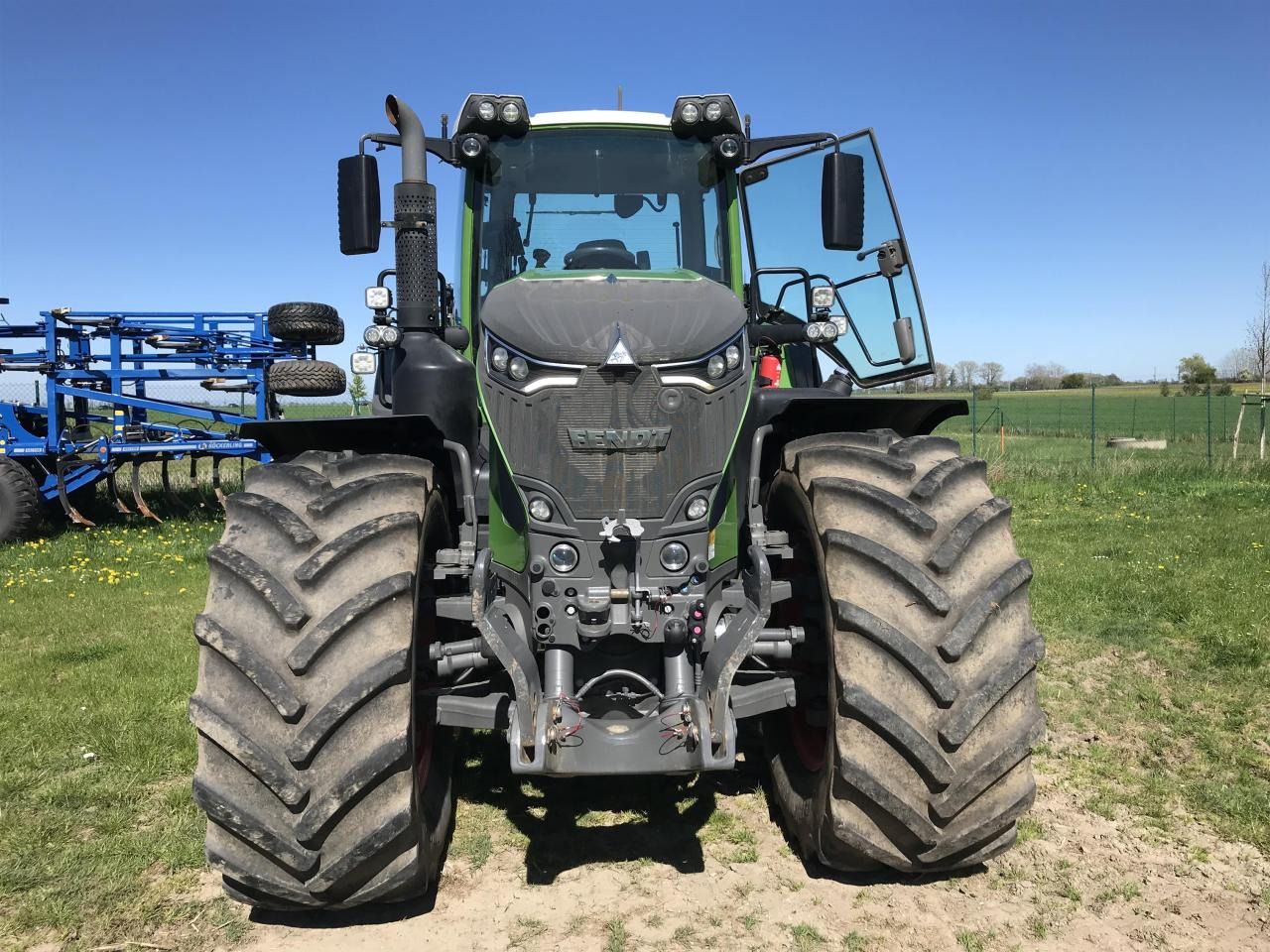 Fendt 942 Vario Profi Plus - Traktor: 3 kép. Fendt 942 Vario Profi Plus - Traktor: 3 kép.