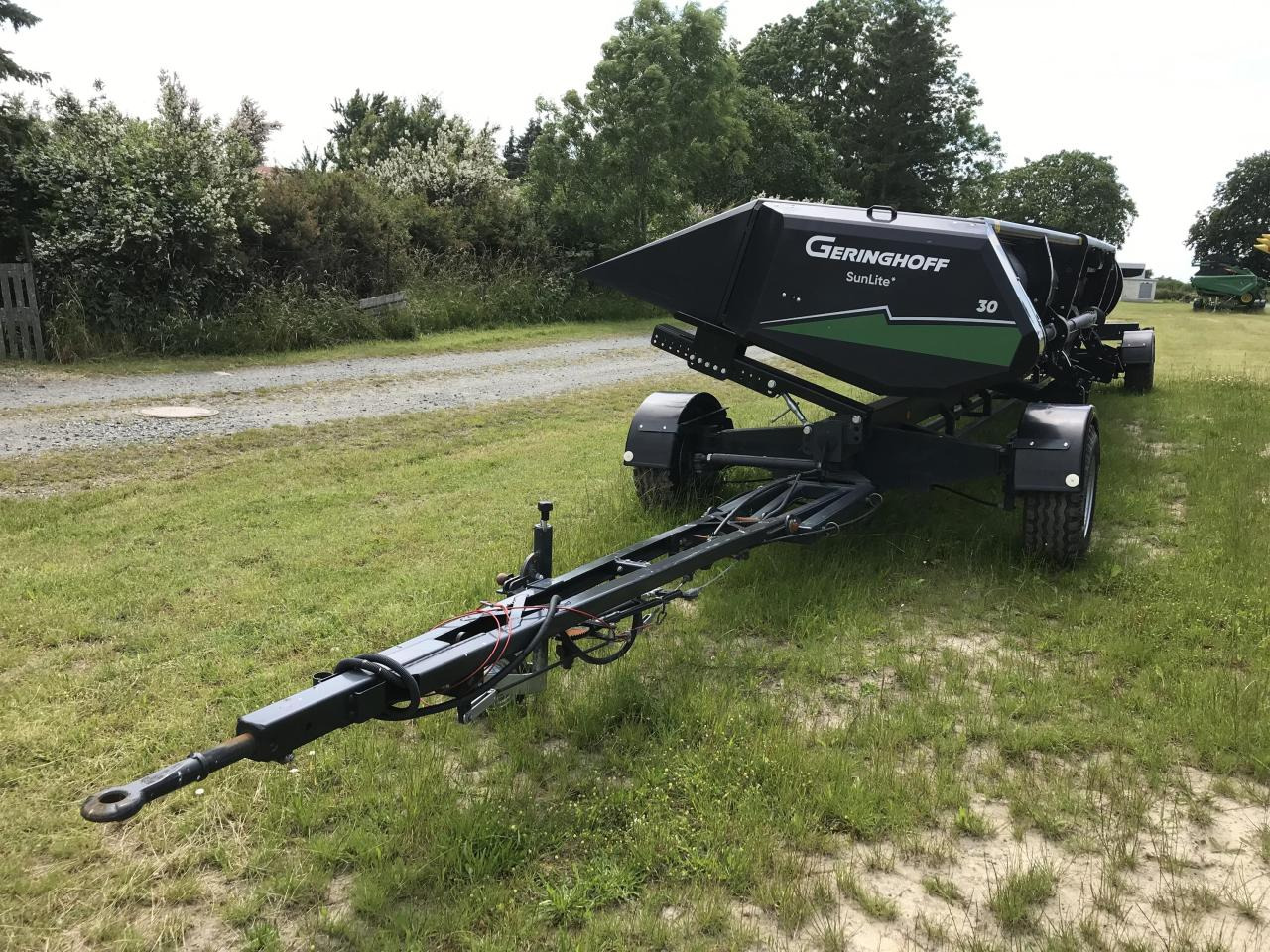 Geringhoff SunLite SL 30 - Takarmánybetakarító gép: 3 kép. Geringhoff SunLite SL 30 - Takarmánybetakarító gép: 3 kép.