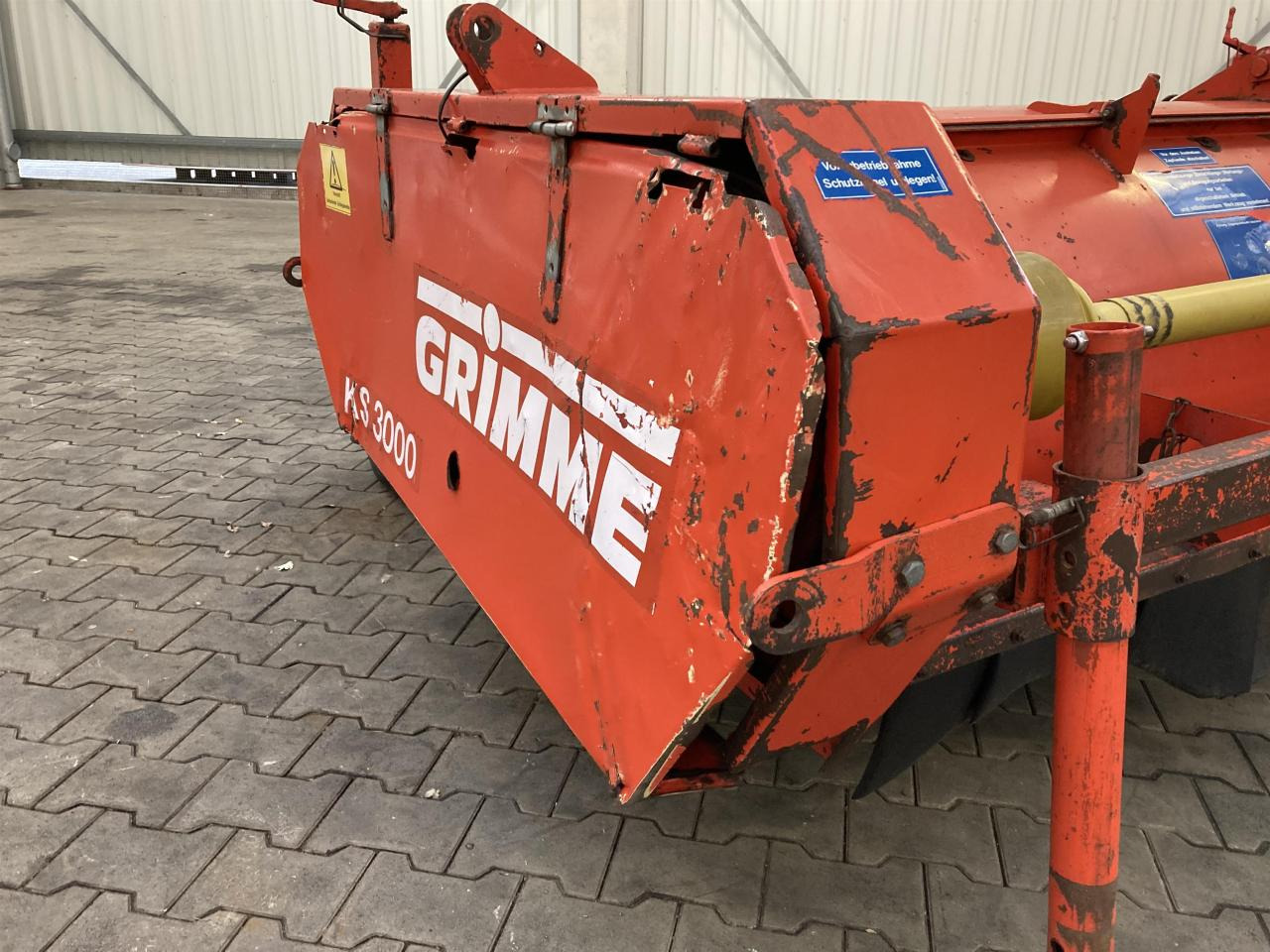 Grimme KS 3000 - Burgonyakombájn: 2 kép. Grimme KS 3000 - Burgonyakombájn: 2 kép.