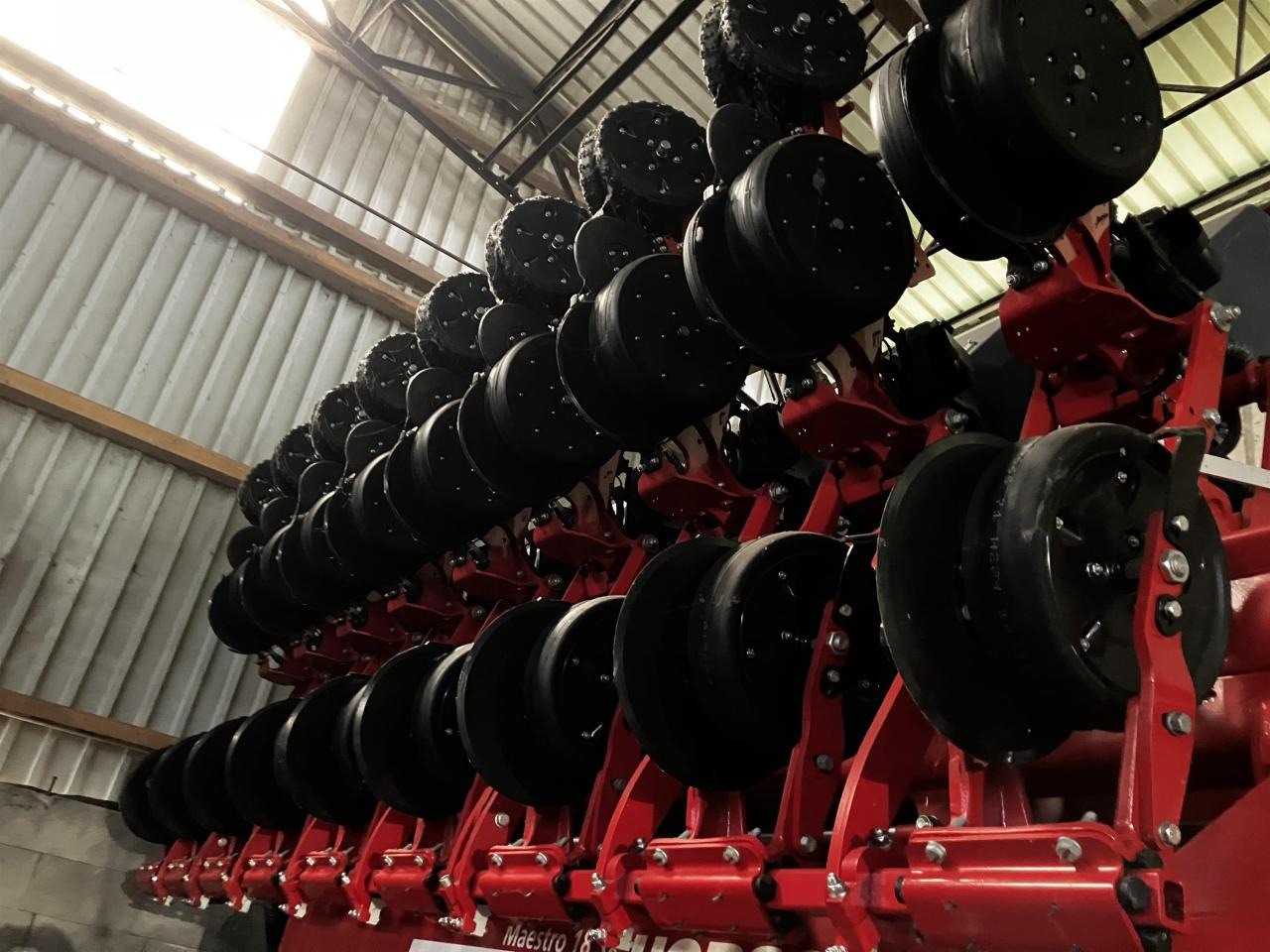 Horsch Maestro 18 SX - Precíziós vetőgép: 5 kép. Horsch Maestro 18 SX - Precíziós vetőgép: 5 kép.