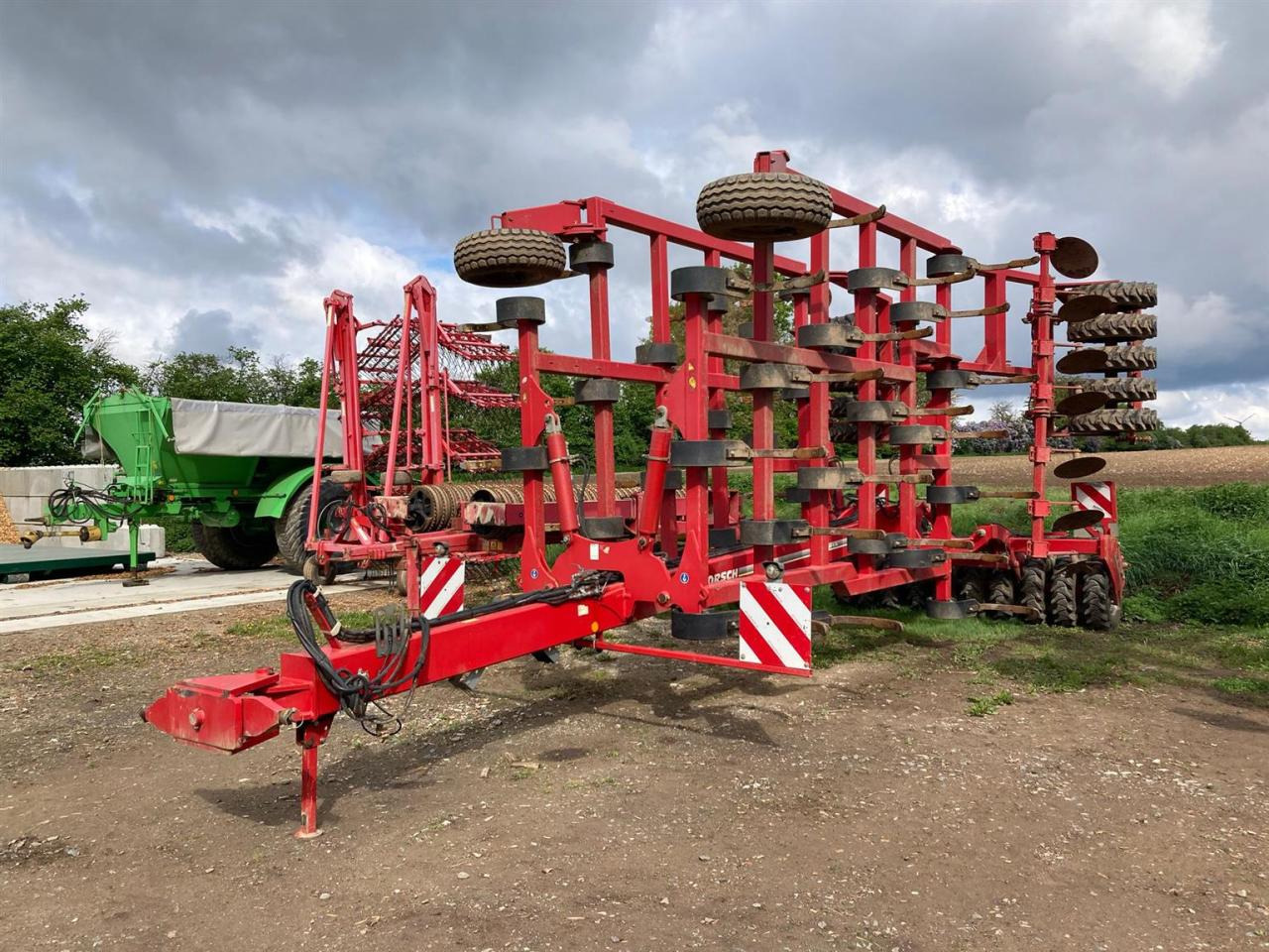 Horsch Tiger 6 XL - Kultivátor: 1 kép. Horsch Tiger 6 XL - Kultivátor: 1 kép.