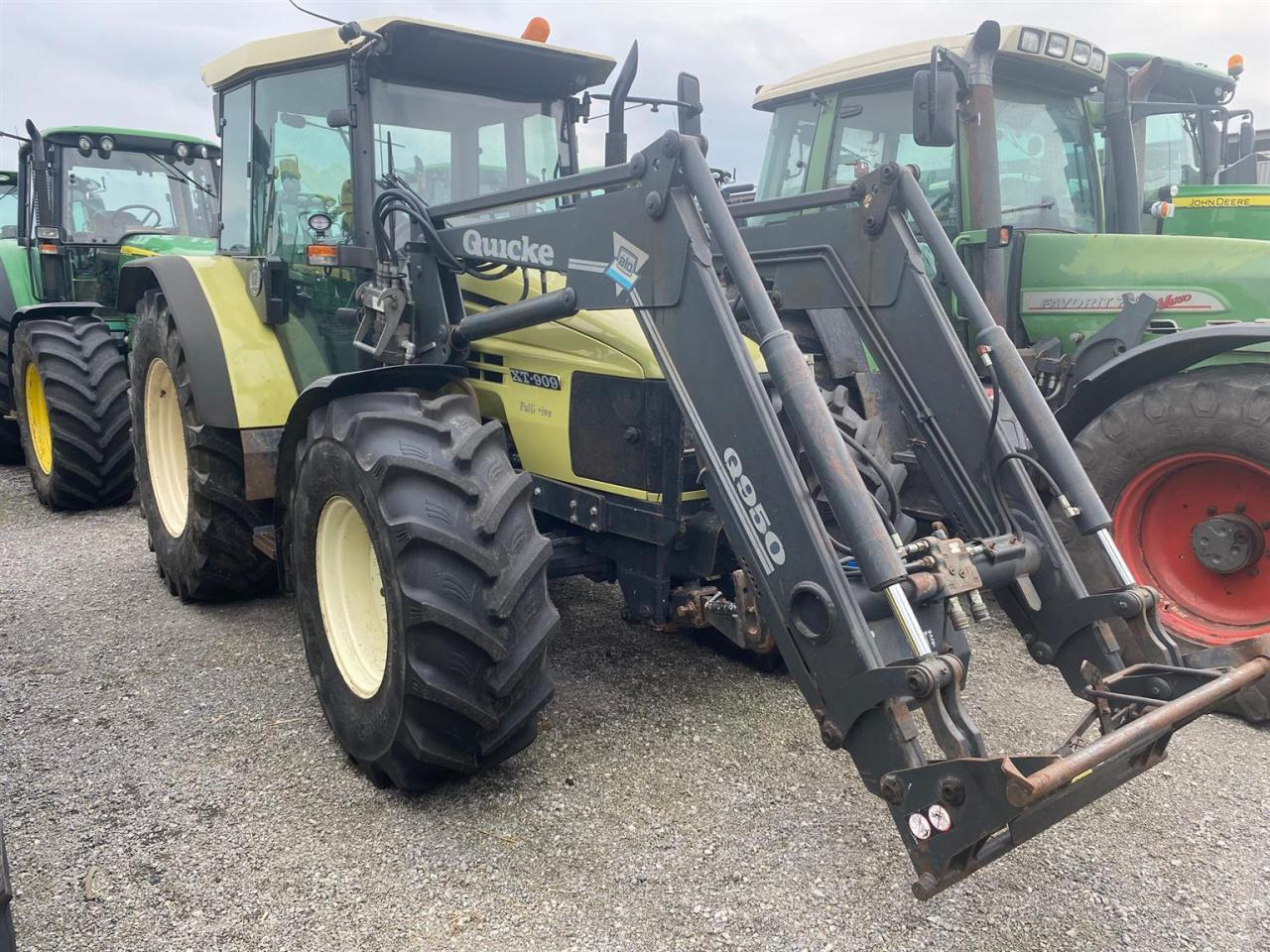 Hürlimann XT 909 - Traktor: 3 kép. Hürlimann XT 909 - Traktor: 3 kép.