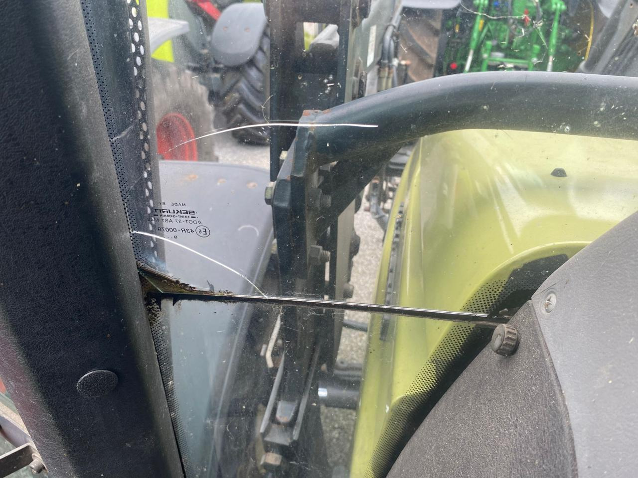 Hürlimann XT 909 - Traktor: 2 kép. Hürlimann XT 909 - Traktor: 2 kép.