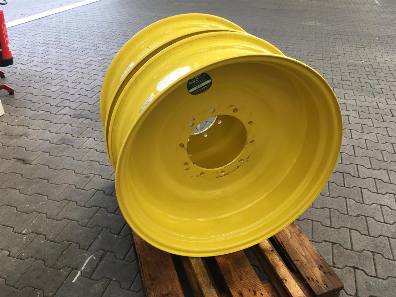 John Deere 10x34 - Felni - Mezőgazdasági gépek: 1 kép. John Deere 10x34 - Felni - Mezőgazdasági gépek: 1 kép.