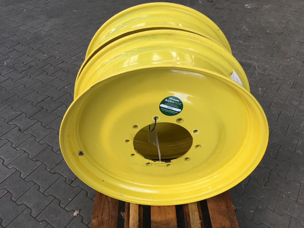 John Deere 10x34 - Gumiabroncs - Mezőgazdasági gépek: 4 kép. John Deere 10x34 - Gumiabroncs - Mezőgazdasági gépek: 4 kép.