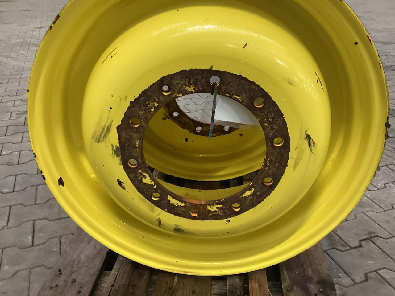 John Deere 15x30 - Gumiabroncs - Mezőgazdasági gépek: 3 kép. John Deere 15x30 - Gumiabroncs - Mezőgazdasági gépek: 3 kép.