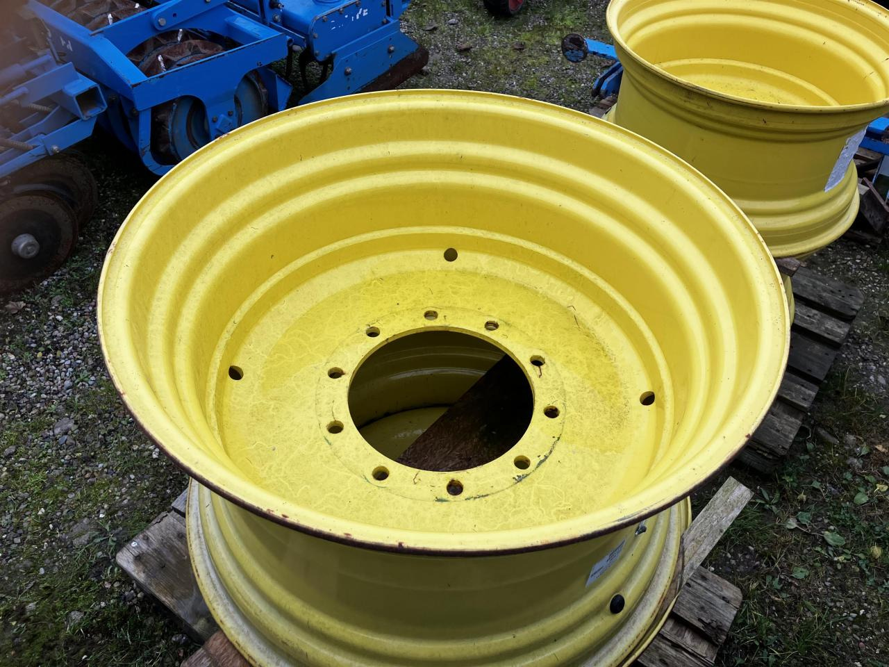 John Deere 18x30 - Gumiabroncs - Mezőgazdasági gépek: 2 kép. John Deere 18x30 - Gumiabroncs - Mezőgazdasági gépek: 2 kép.