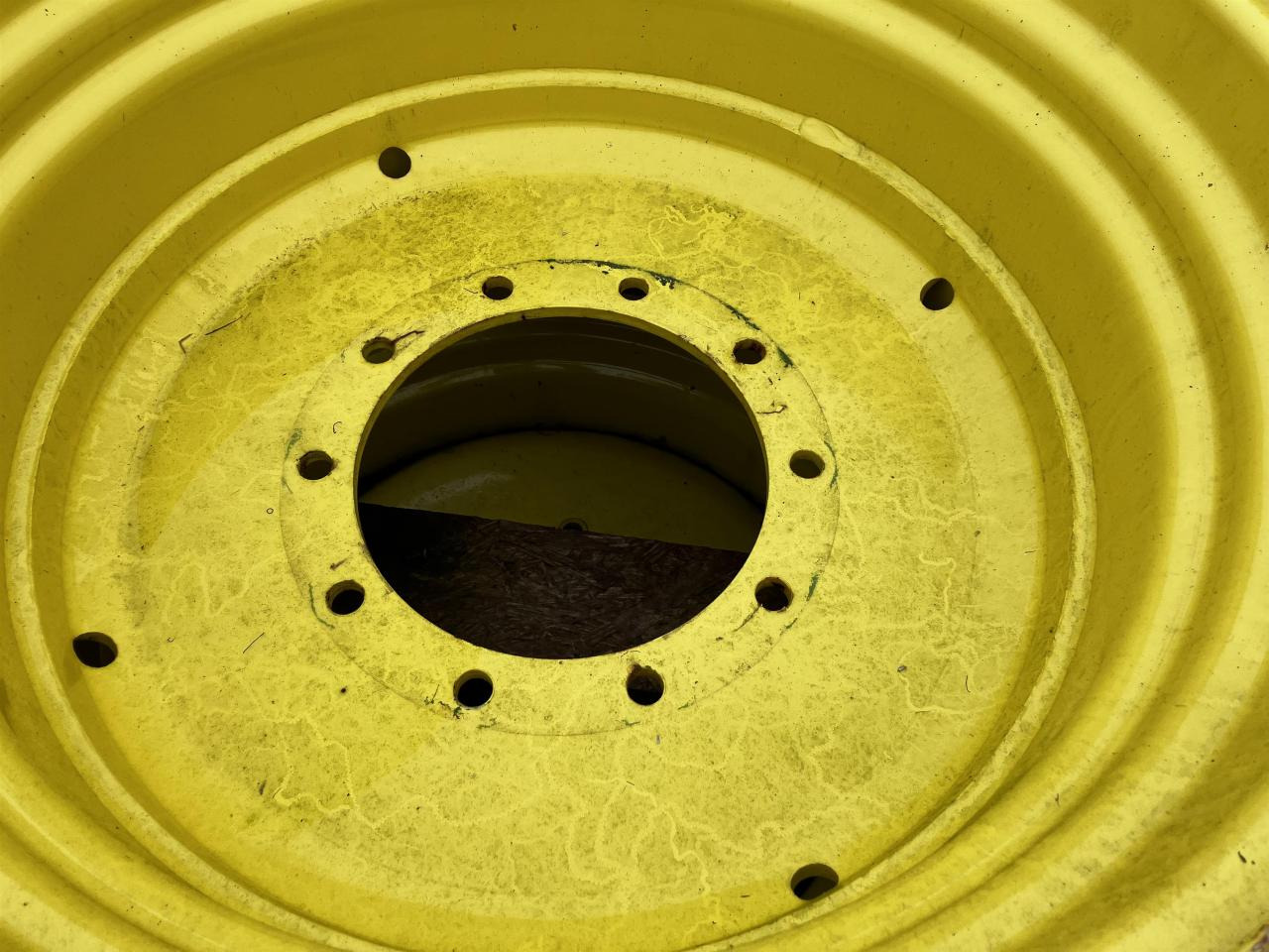 John Deere 18x30 - Gumiabroncs - Mezőgazdasági gépek: 3 kép. John Deere 18x30 - Gumiabroncs - Mezőgazdasági gépek: 3 kép.