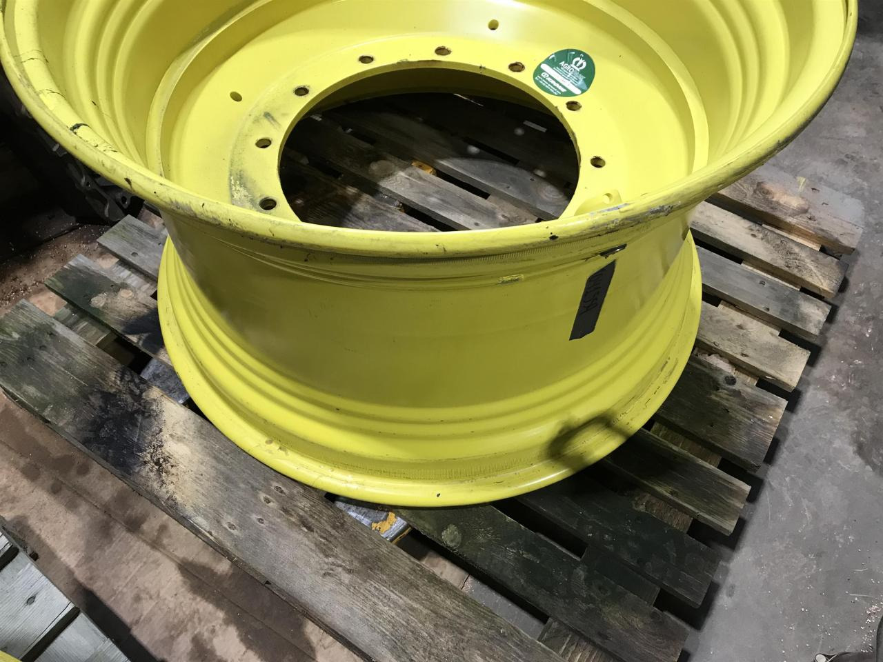 John Deere 20x34 - Felni - Mezőgazdasági gépek: 2 kép. John Deere 20x34 - Felni - Mezőgazdasági gépek: 2 kép.