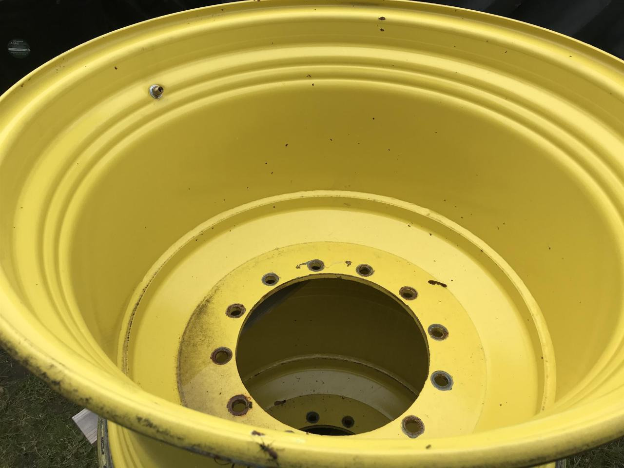 John Deere 23x34 - Gumiabroncs - Mezőgazdasági gépek: 3 kép. John Deere 23x34 - Gumiabroncs - Mezőgazdasági gépek: 3 kép.