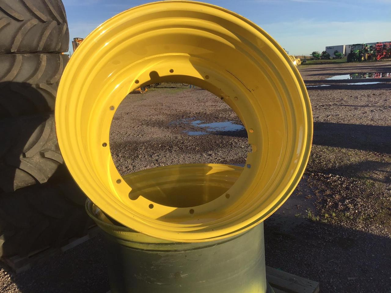 John Deere 42 Zoll - Gumiabroncs - Mezőgazdasági gépek: 2 kép. John Deere 42 Zoll - Gumiabroncs - Mezőgazdasági gépek: 2 kép.