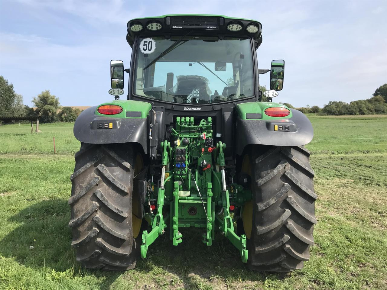 John Deere 6130R - Traktor: 5 kép. John Deere 6130R - Traktor: 5 kép.
