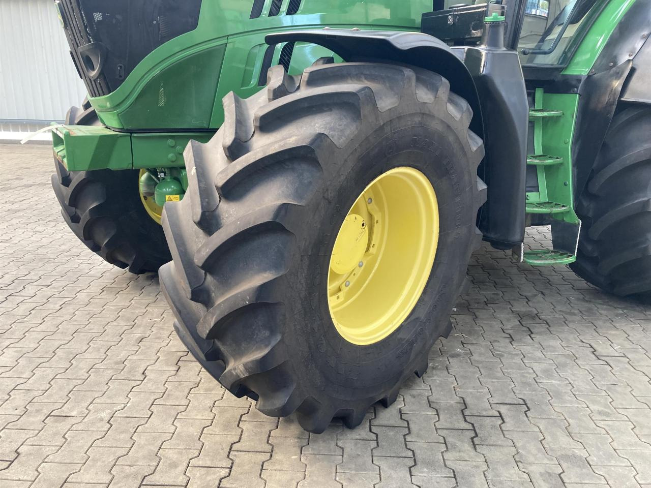 John Deere 6170R - Traktor: 2 kép. John Deere 6170R - Traktor: 2 kép.