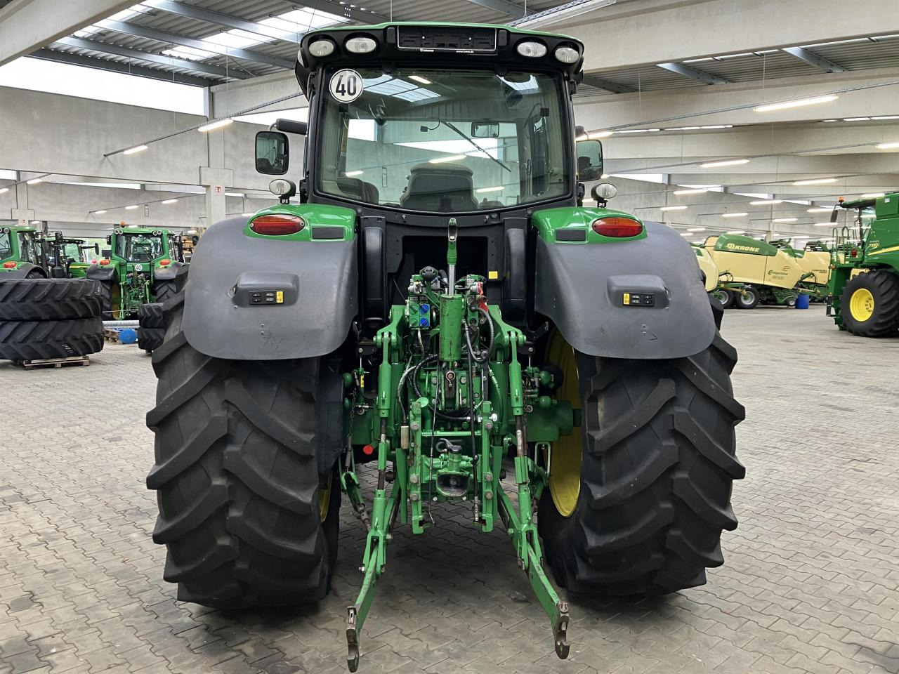 John Deere 6170R - Traktor: 5 kép. John Deere 6170R - Traktor: 5 kép.