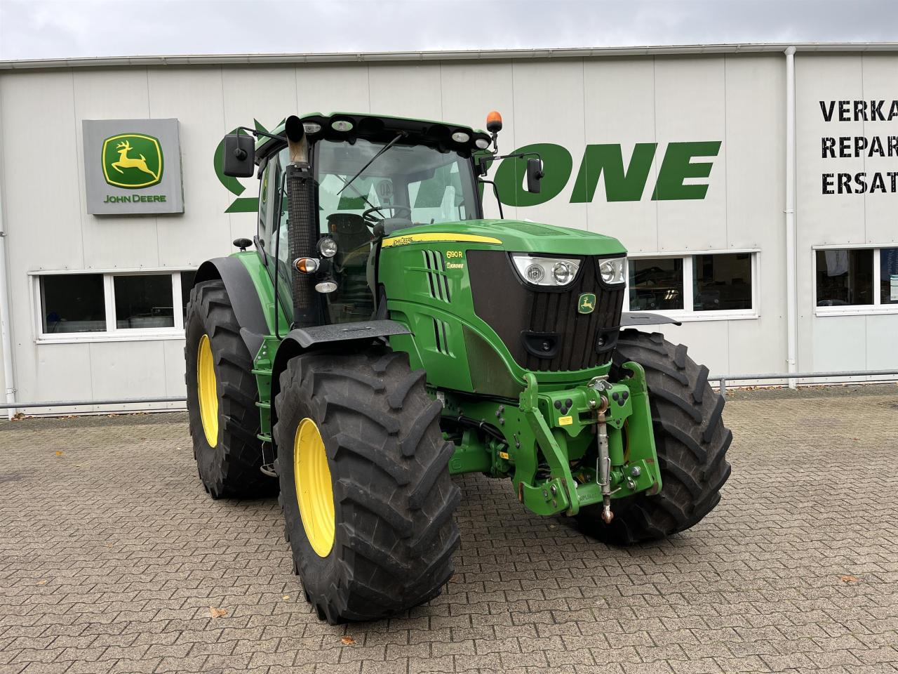 John Deere 6190R - Traktor: 1 kép. John Deere 6190R - Traktor: 1 kép.