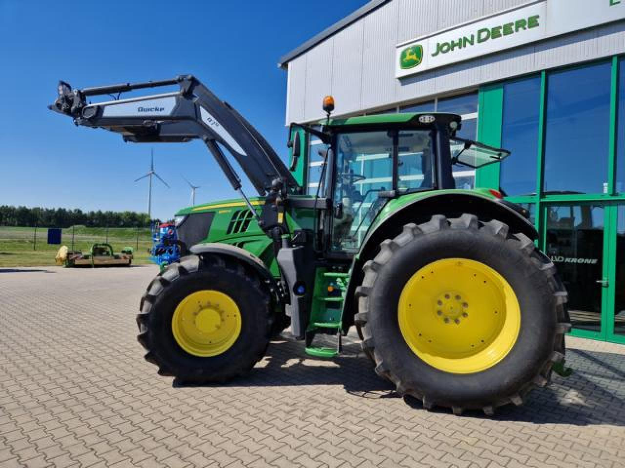 John Deere 6195M - Traktor: 2 kép. John Deere 6195M - Traktor: 2 kép.