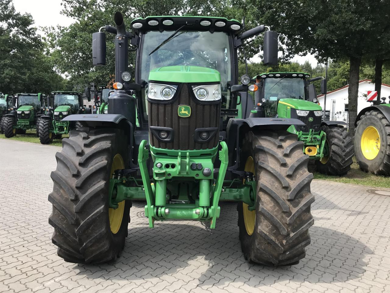 John Deere 6195R - Traktor: 3 kép. John Deere 6195R - Traktor: 3 kép.