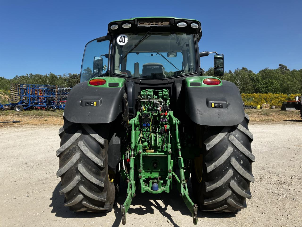 John Deere 6215R - Traktor: 5 kép. John Deere 6215R - Traktor: 5 kép.