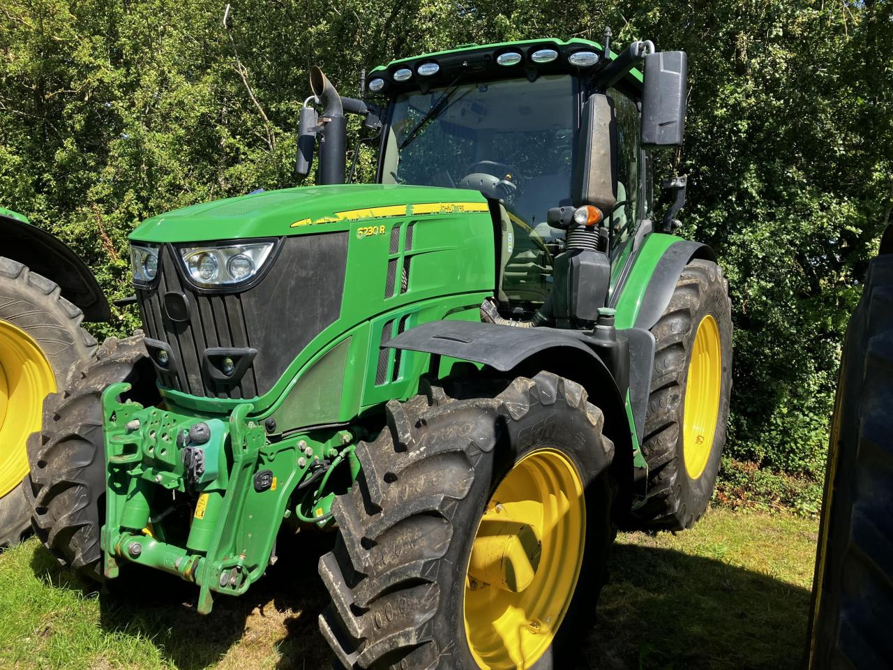 John Deere 6230R - Traktor: 1 kép. John Deere 6230R - Traktor: 1 kép.