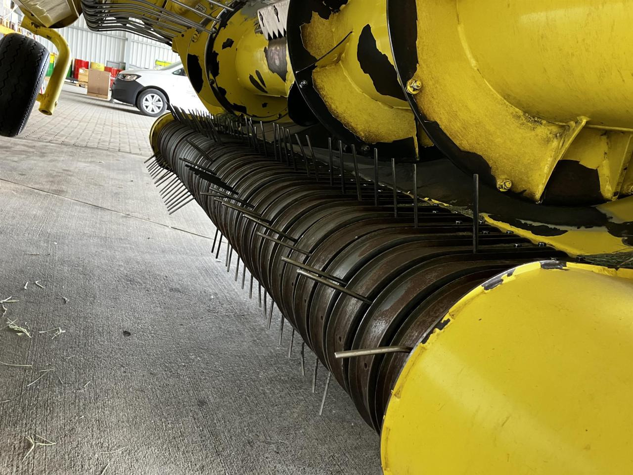 John Deere 639 - Takarmánybetakarító gép: 3 kép. John Deere 639 - Takarmánybetakarító gép: 3 kép.