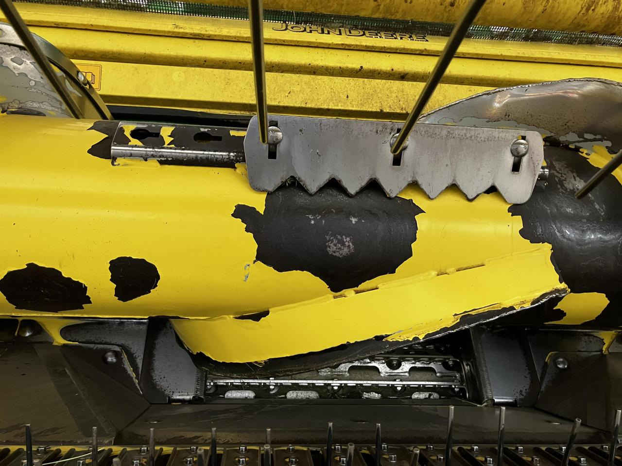 John Deere 639 - Takarmánybetakarító gép: 5 kép. John Deere 639 - Takarmánybetakarító gép: 5 kép.