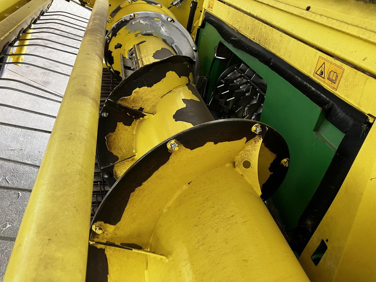 John Deere 639 - Takarmánybetakarító gép: 4 kép. John Deere 639 - Takarmánybetakarító gép: 4 kép.