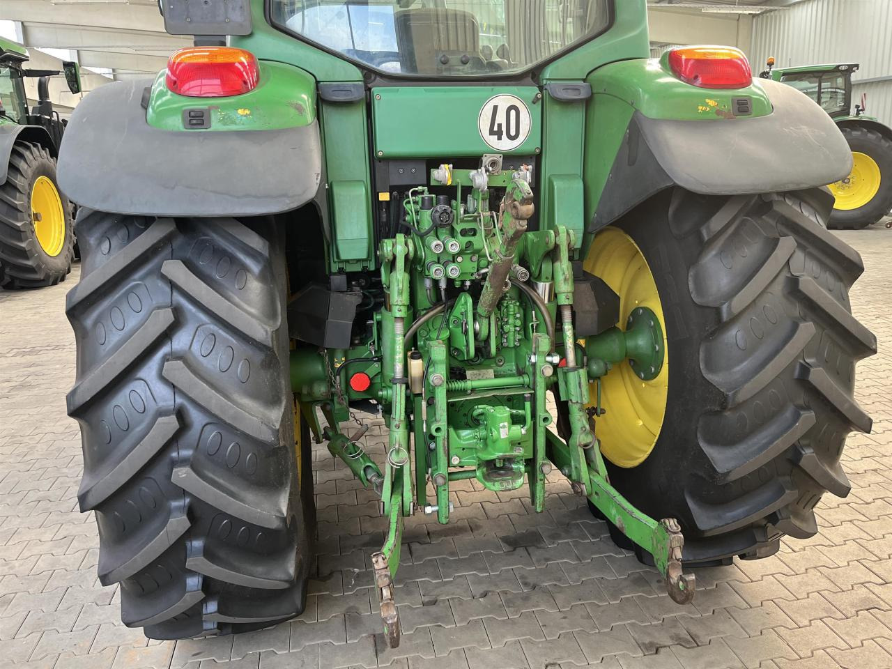 John Deere 6620 PREMIUM - Traktor: 4 kép. John Deere 6620 PREMIUM - Traktor: 4 kép.