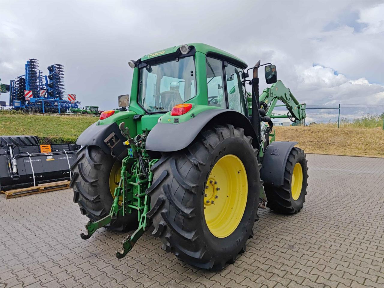 John Deere 6630 PREMIUM - Traktor: 5 kép. John Deere 6630 PREMIUM - Traktor: 5 kép.