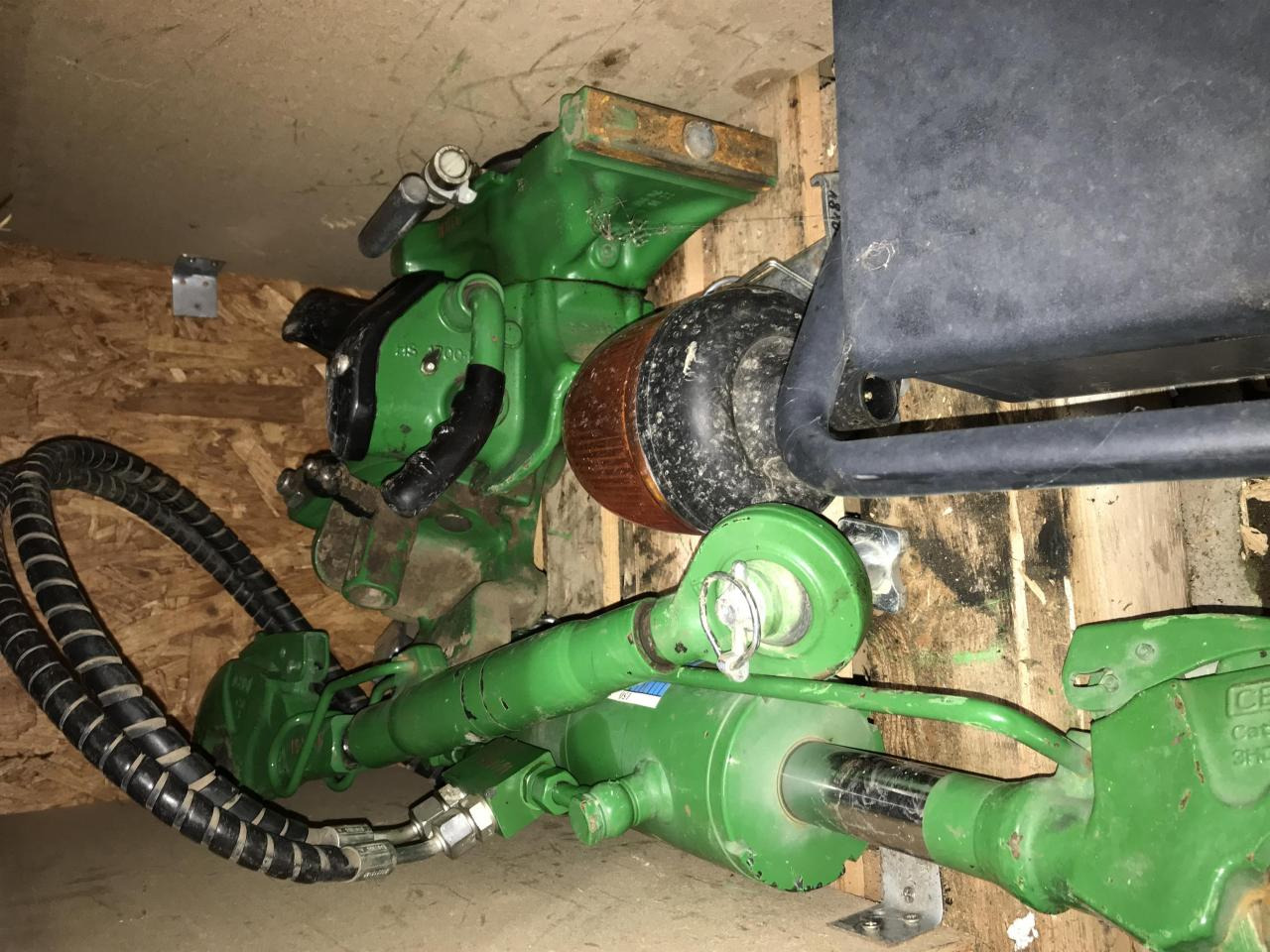 Traktor John Deere 6R 140: 7 kép.