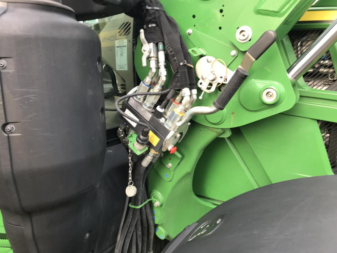 John Deere 6R 140 - Traktor: 5 kép. John Deere 6R 140 - Traktor: 5 kép.