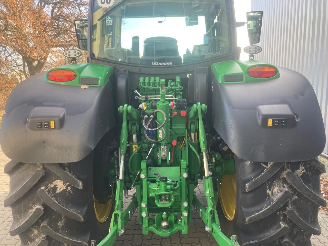 John Deere 6R 155 - Traktor: 3 kép. John Deere 6R 155 - Traktor: 3 kép.