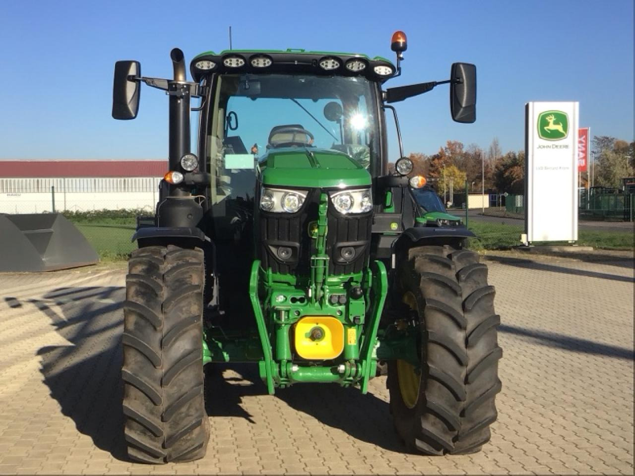 John Deere 6R 155 - Traktor: 3 kép. John Deere 6R 155 - Traktor: 3 kép.