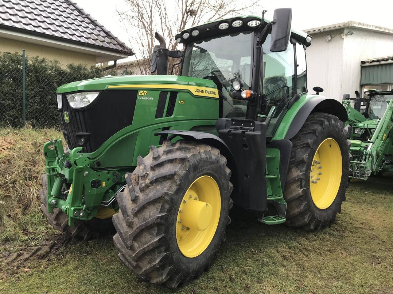 John Deere 6R 175 - Traktor: 1 kép. John Deere 6R 175 - Traktor: 1 kép.