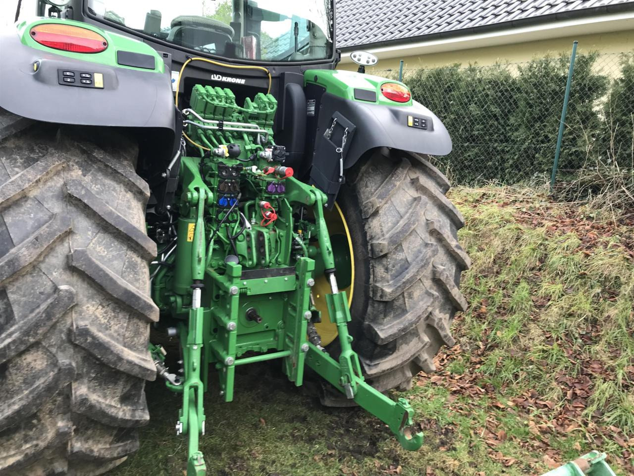 John Deere 6R 175 - Traktor: 4 kép. John Deere 6R 175 - Traktor: 4 kép.
