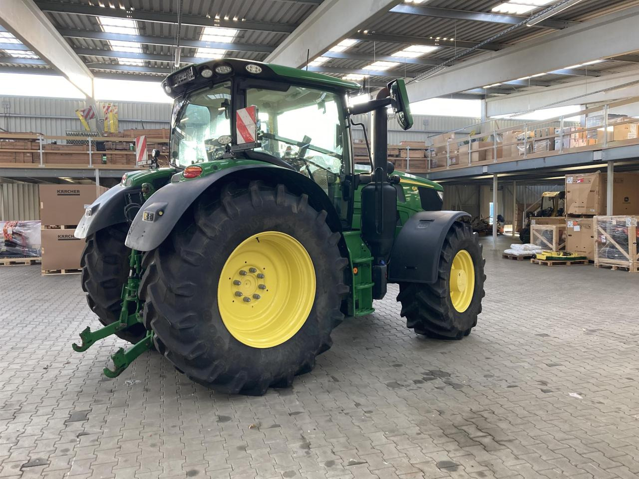 John Deere 6R 185 - Traktor: 5 kép. John Deere 6R 185 - Traktor: 5 kép.