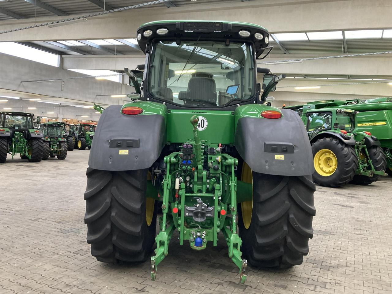 John Deere 7290R - Traktor: 5 kép. John Deere 7290R - Traktor: 5 kép.