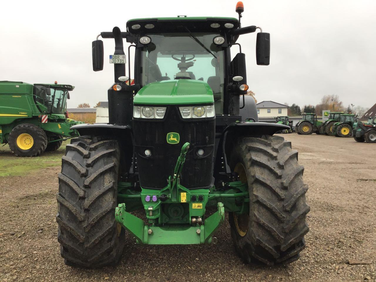 John Deere 7310R - Traktor: 4 kép. John Deere 7310R - Traktor: 4 kép.