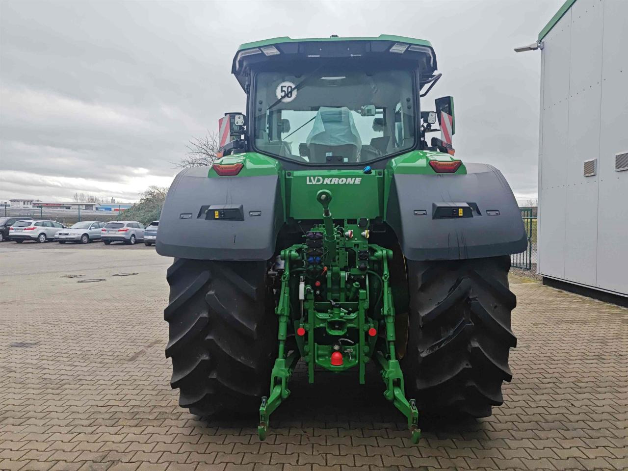 John Deere 7R 330 - Traktor: 5 kép. John Deere 7R 330 - Traktor: 5 kép.