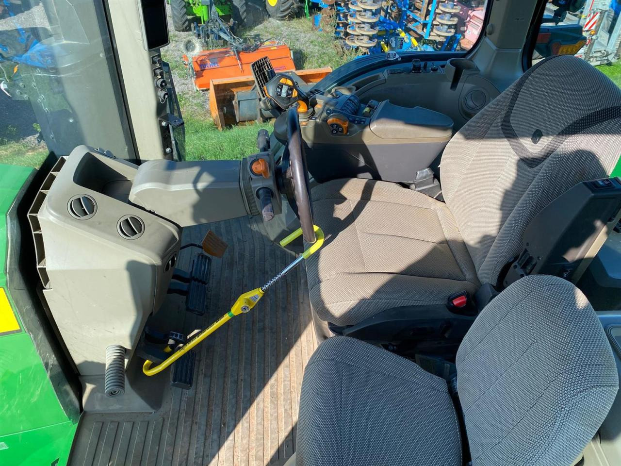 John Deere 7R 330 - Traktor: 5 kép. John Deere 7R 330 - Traktor: 5 kép.