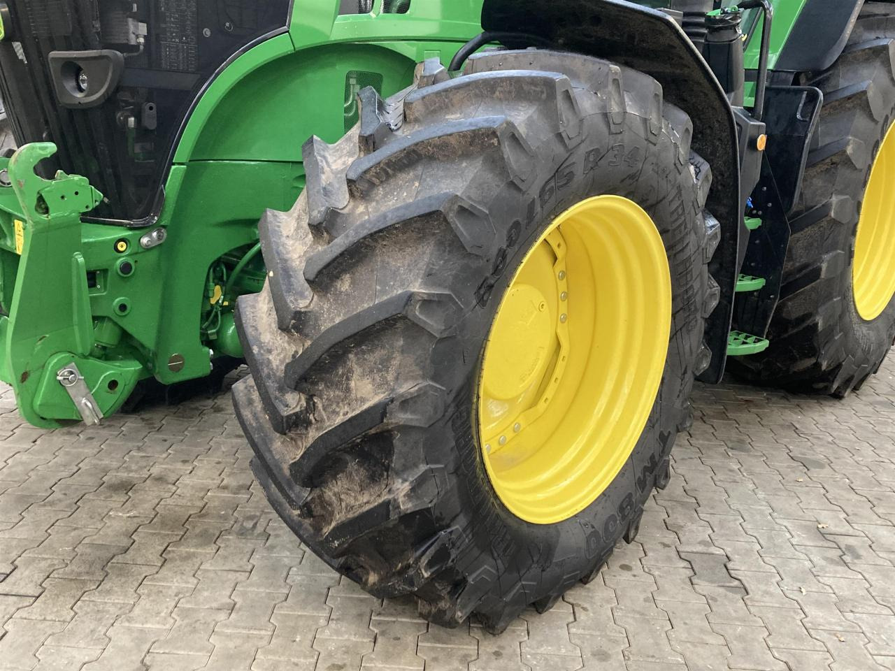 John Deere 7R 350 - Traktor: 4 kép. John Deere 7R 350 - Traktor: 4 kép.