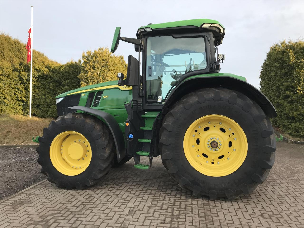 John Deere 7R 350 - Traktor: 1 kép. John Deere 7R 350 - Traktor: 1 kép.
