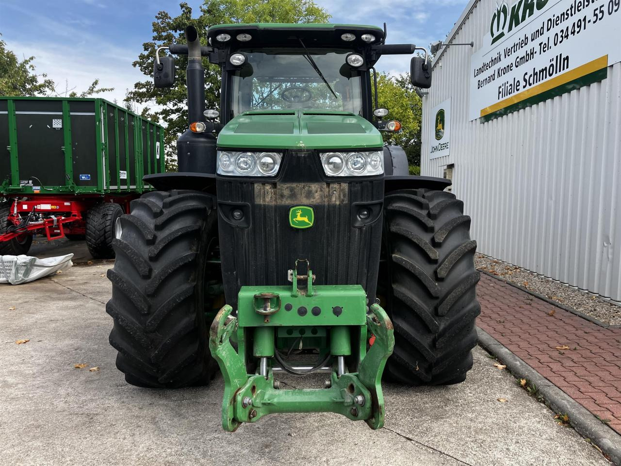 John Deere 8335R - Traktor: 3 kép. John Deere 8335R - Traktor: 3 kép.