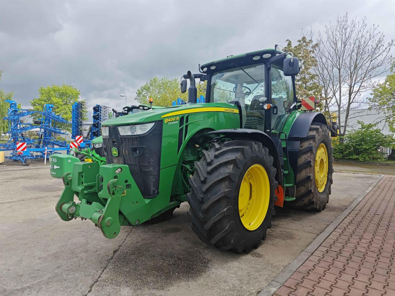 John Deere 8400R - Traktor: 2 kép. John Deere 8400R - Traktor: 2 kép.