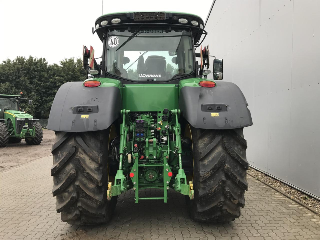 John Deere 8400R - Traktor: 5 kép. John Deere 8400R - Traktor: 5 kép.