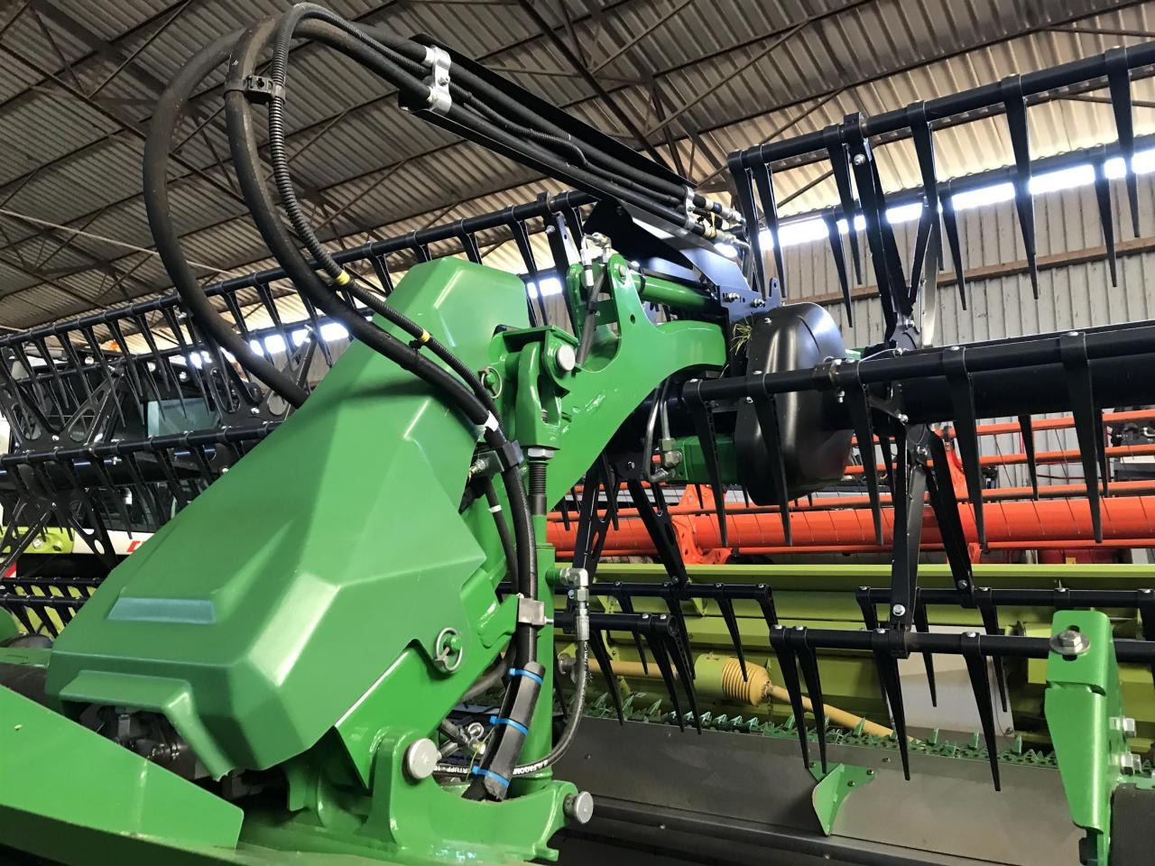 John Deere HD45X - Takarmánybetakarító gép: 5 kép. John Deere HD45X - Takarmánybetakarító gép: 5 kép.